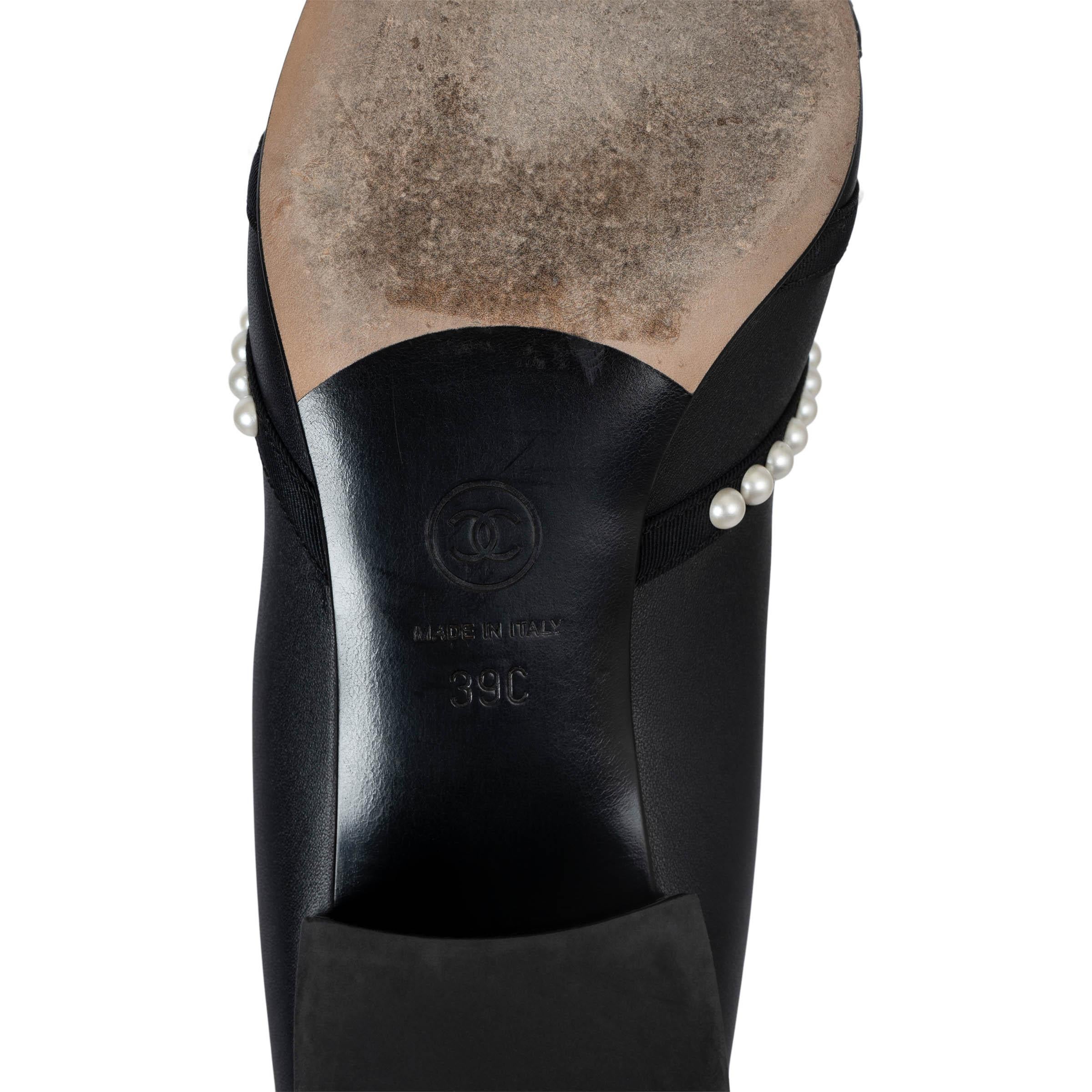 CHANEL black leather 2016 16A ROME PEARL POCKET Ankle Boots Shoes 39 fit 38.5 For Sale 3