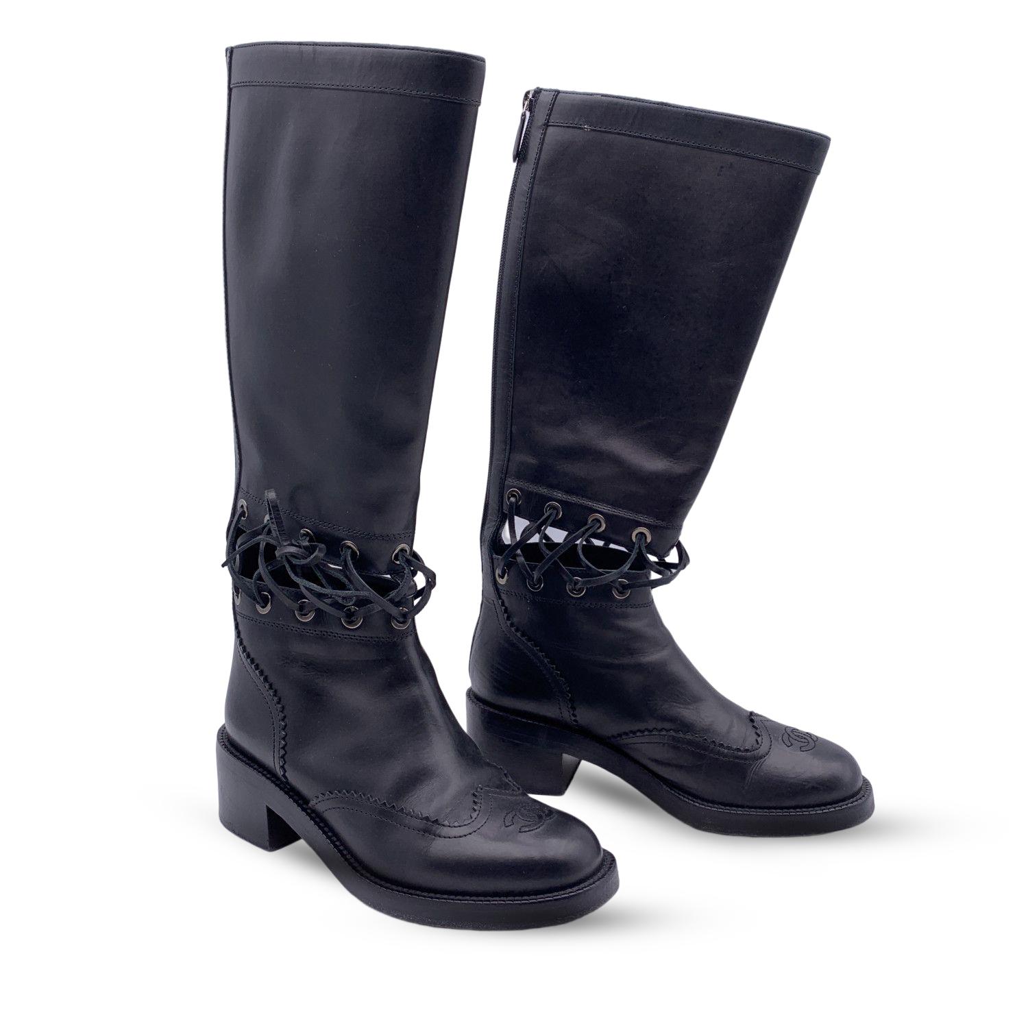 Chanel Black Leather 2016 Lace-Up Cutout CC Knee High Boots Size 38 In Good Condition For Sale In Rome, Rome
