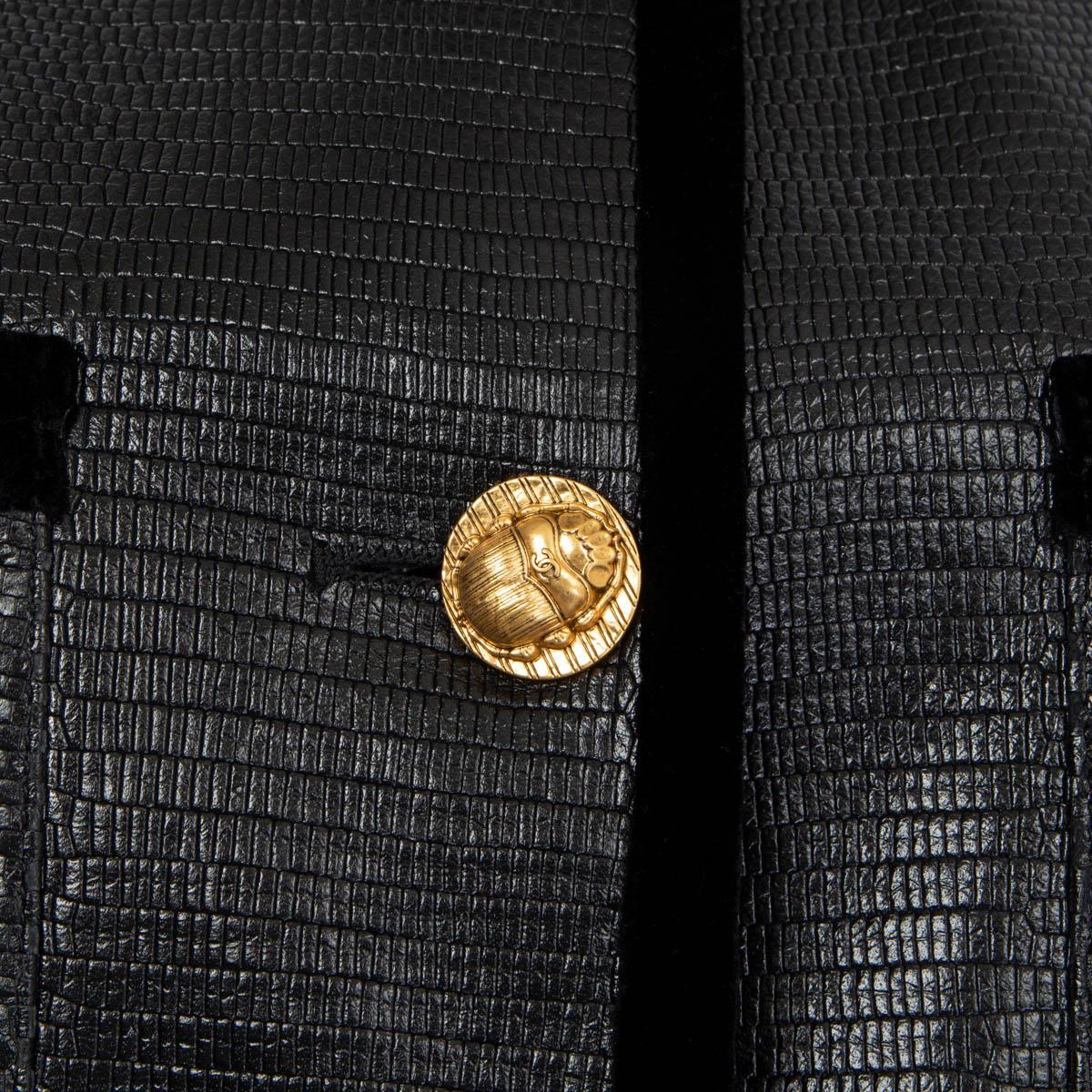 Nero Giacca CHANEL 2019 in pelle nera con TRIMENTO IN VELVET e finta lucertola 38 S