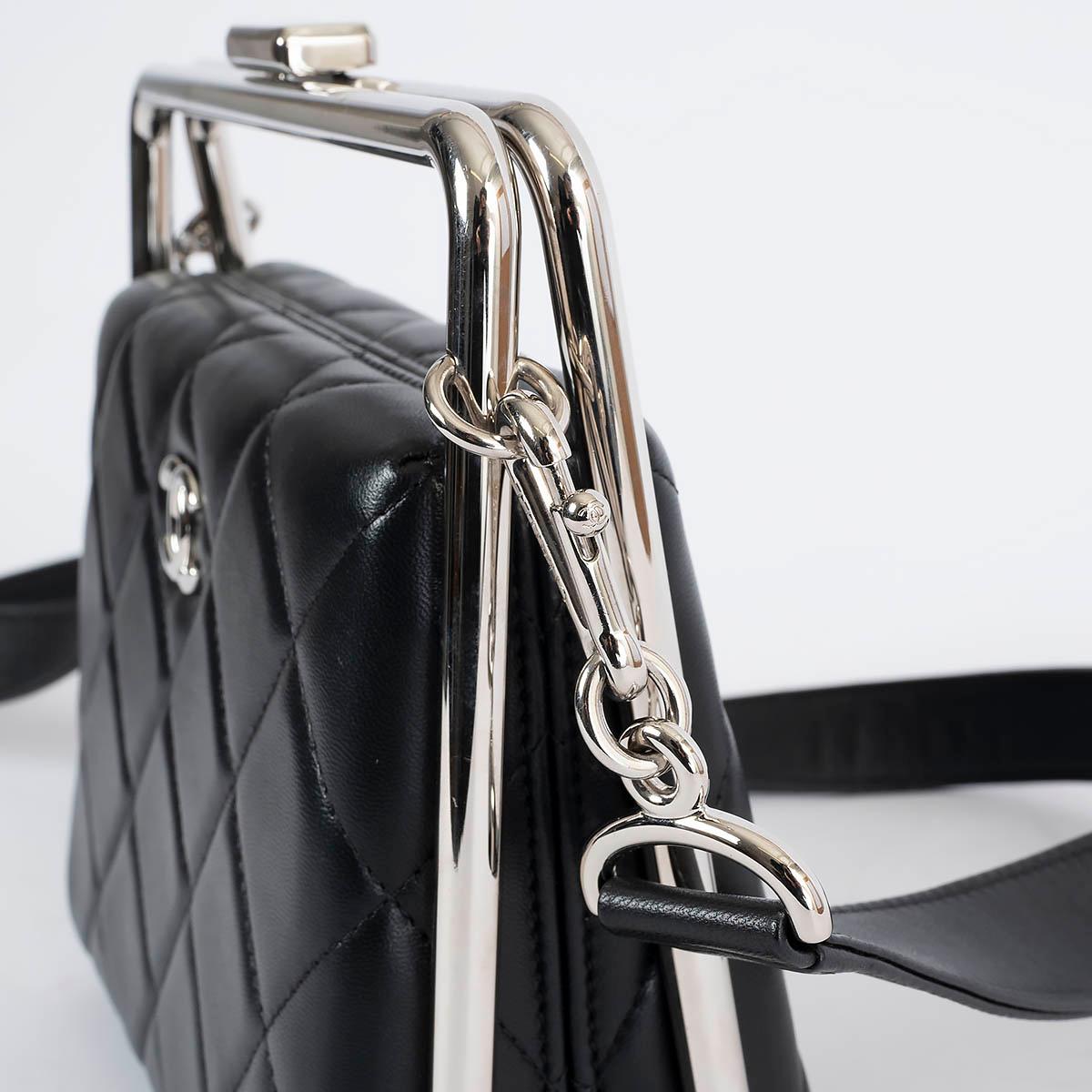 CHANEL black leather 2020 20S METAL BAR FRAME CLUTCH W STRAP Bag For Sale 4