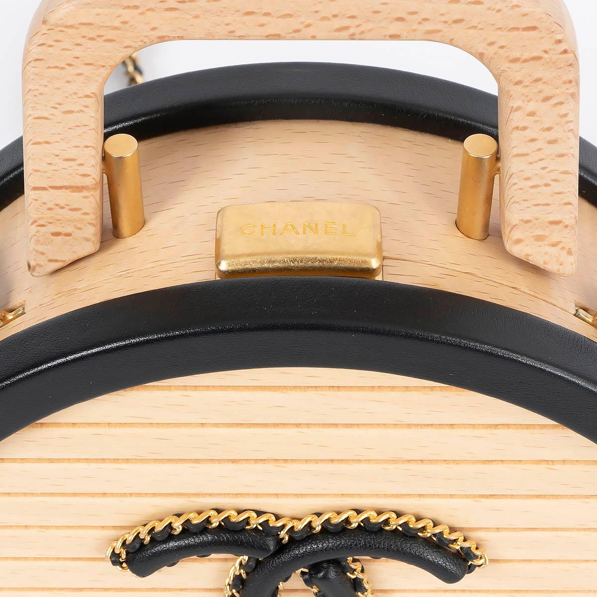 CHANEL black leather 2022 22C DUBAI BEECHWOOD VANITY Shoulder Bag For Sale 3