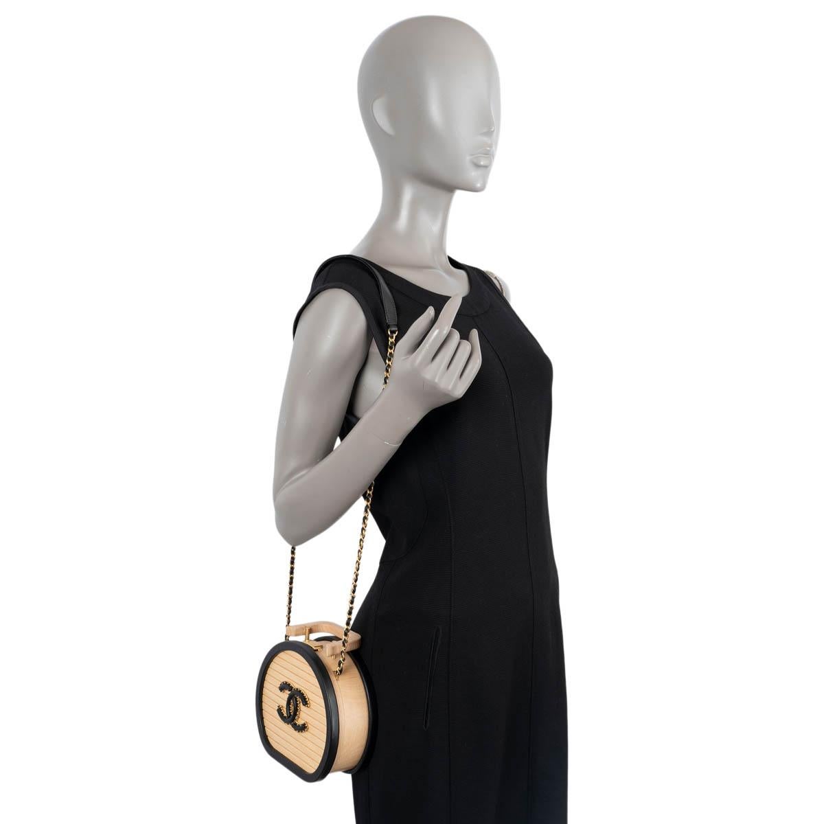 CHANEL black leather 2022 22C DUBAI BEECHWOOD VANITY Shoulder Bag 6