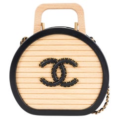 Chanel Borsa a tracolla VANITY in pelle nera 2022C DUBAI BEECHWOOD