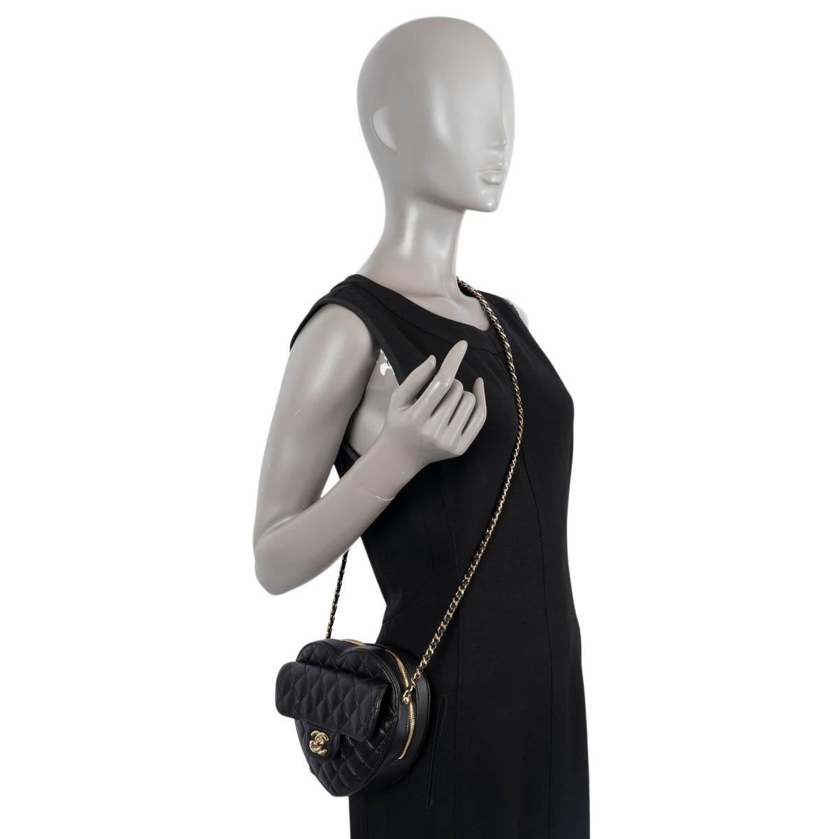 CHANEL black leather 2022 22S LARGE HEART Shoulder Bag For Sale 6