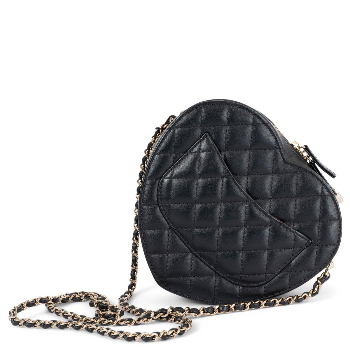 Black CHANEL black leather 2022 22S LARGE HEART Shoulder Bag For Sale