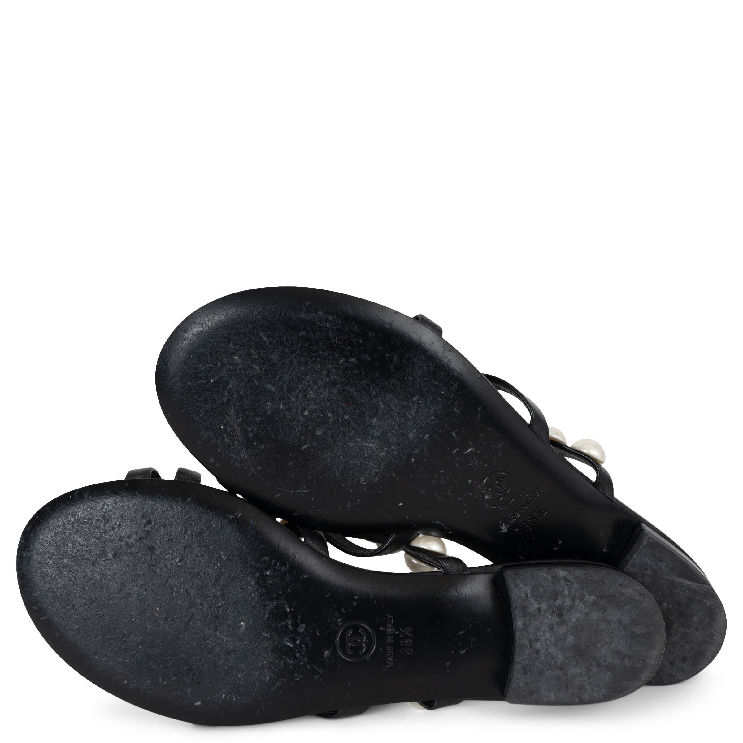 CHANEL cuir noir 21P PEARL SLIDE Sandales Chaussures 38.5 G37274 en vente 4