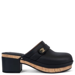 CHANEL 21P TURNLOCK CLOGS Schuhe aus schwarzem Leder 41