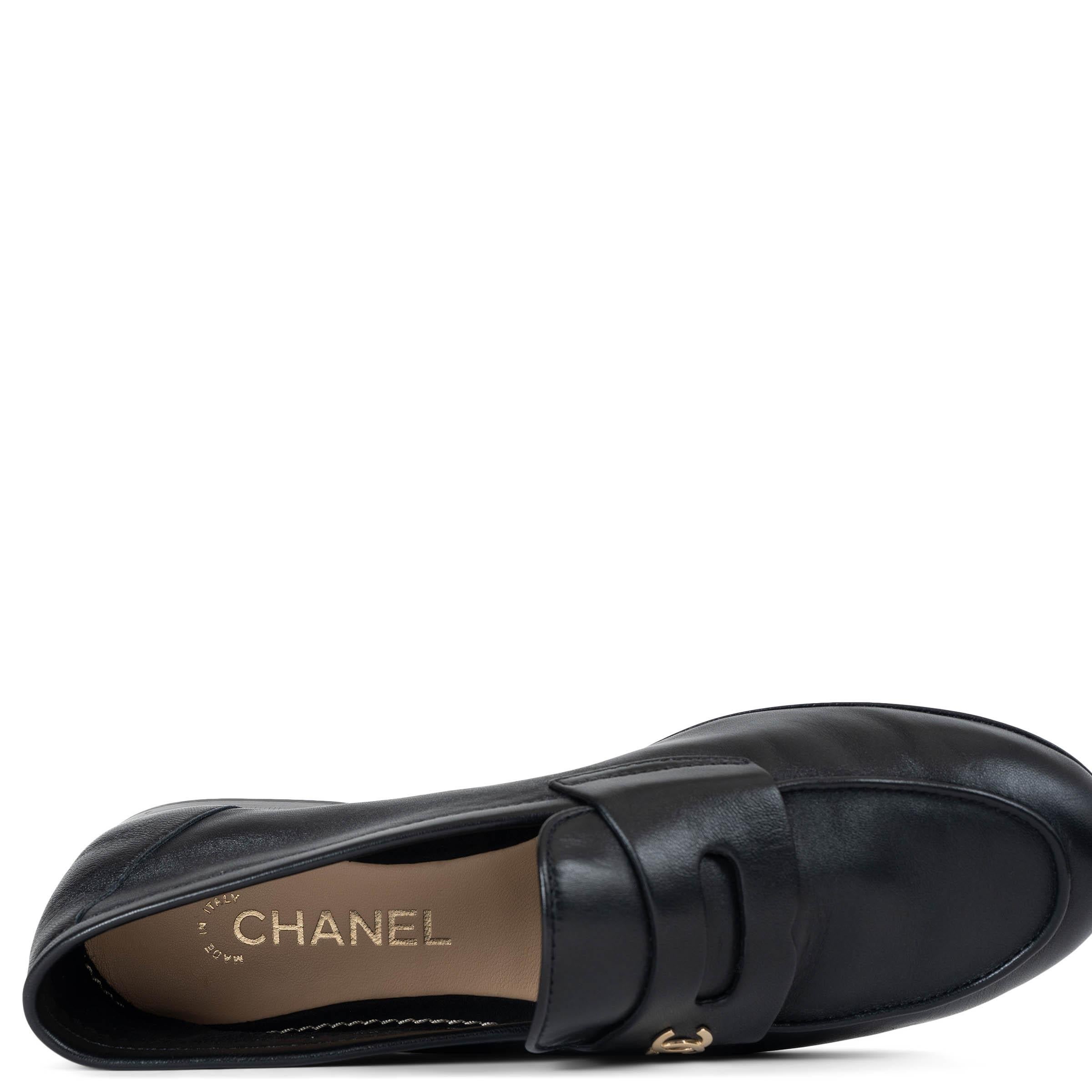 CHANEL schwarz Leder 21S PENNY Loafers Schuhe 38.5 im Angebot 3
