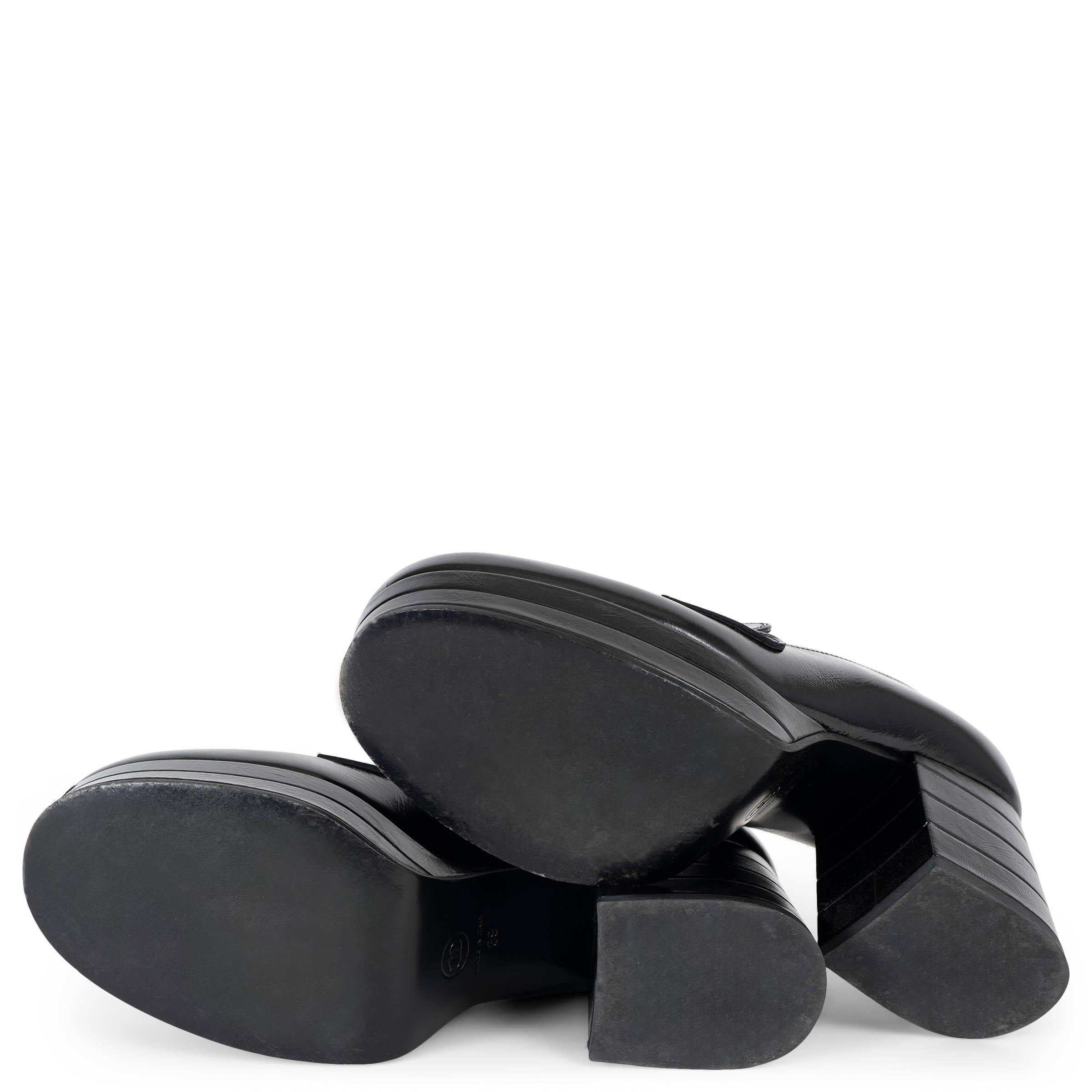 Chanel in pelle nera 24 carati, stile LOAFER, Scarpe 39 G46066 in vendita 3