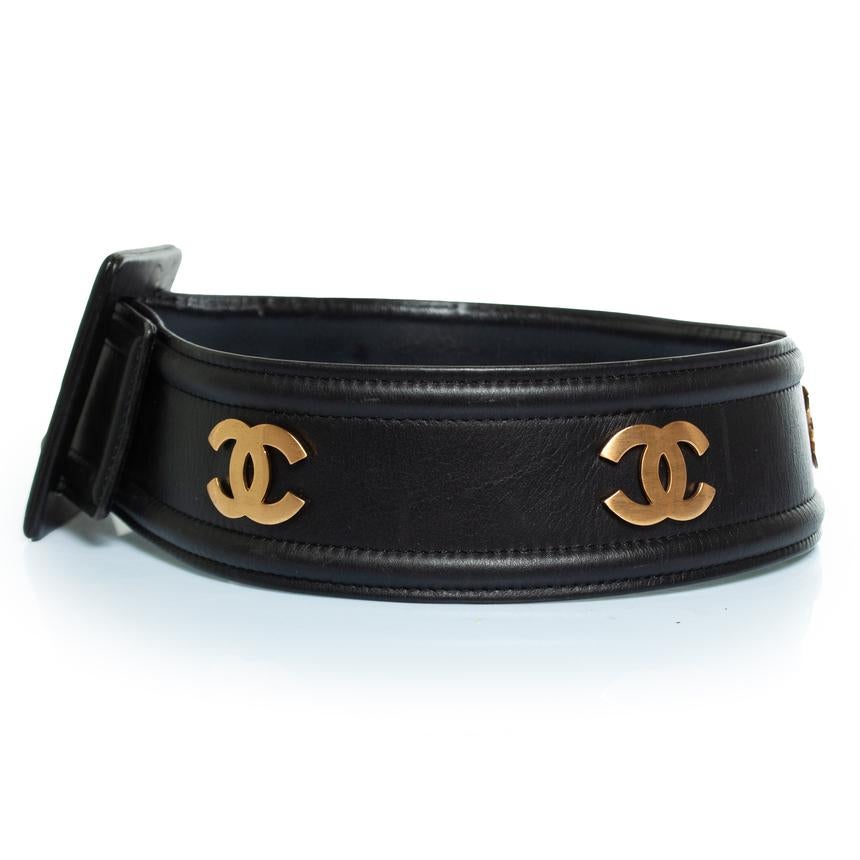 Nero Chanel, Cintura in vita 93 CC in pelle nera in vendita