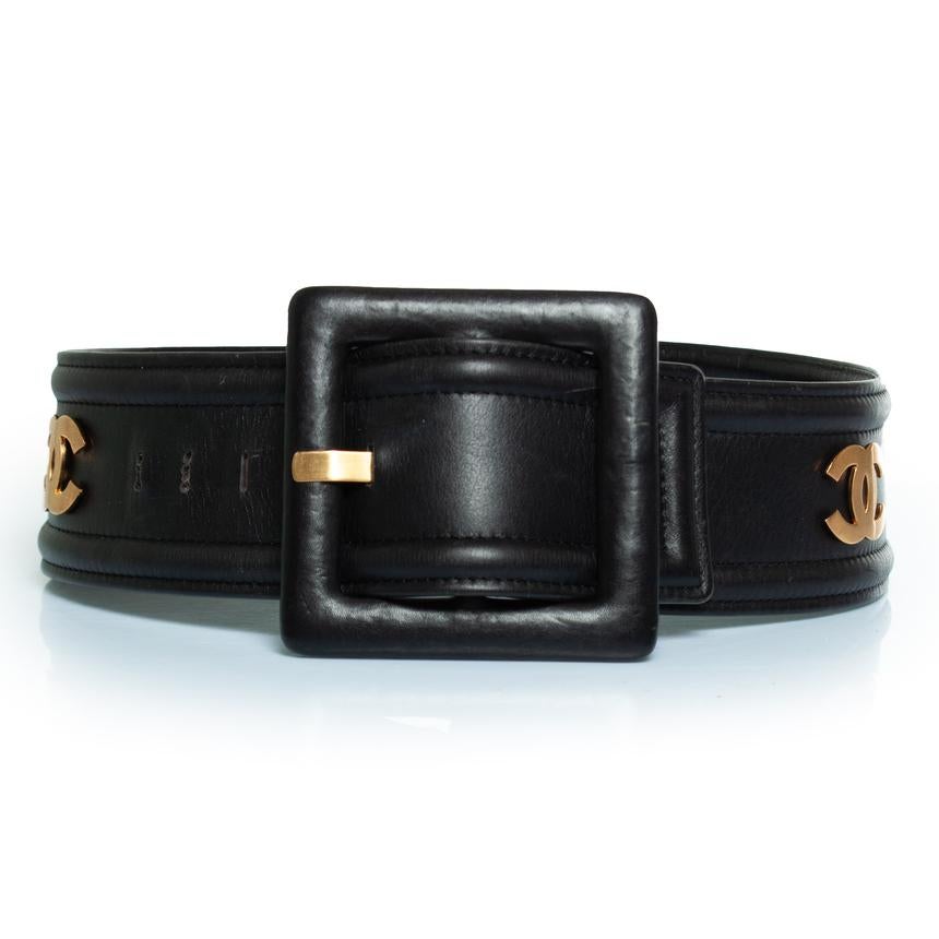 Chanel, Cintura in vita 93 CC in pelle nera In condizioni buone in vendita a AMSTERDAM, NL