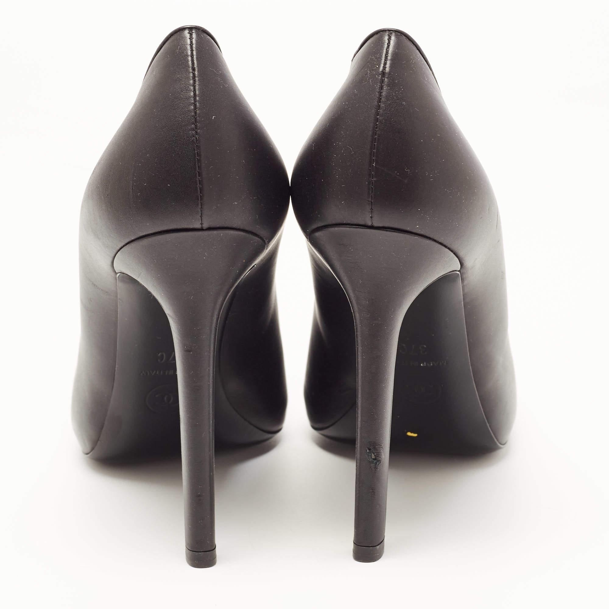 Exhibit an elegant style with this pair of pumps. These Chanel black shoes for women are crafted from quality materials. They are set on durable soles and sleek heels.

