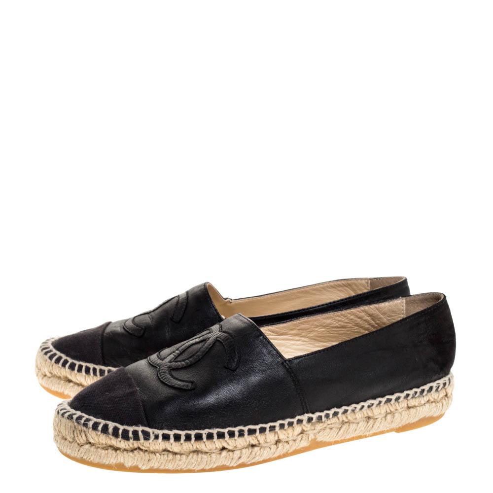 Chanel Black Leather And Canvas CC Espadrilles Size 37 In Fair Condition In Dubai, Al Qouz 2
