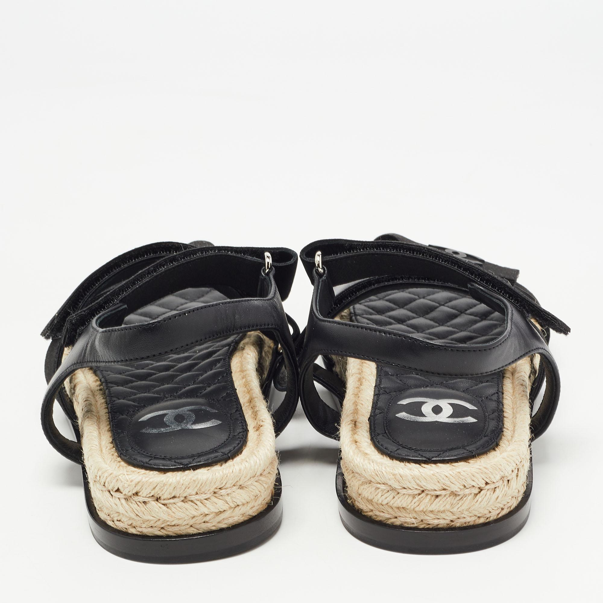 Chanel Black Leather and Canvas Dad Slingback Sandals Size 38 In New Condition In Dubai, Al Qouz 2