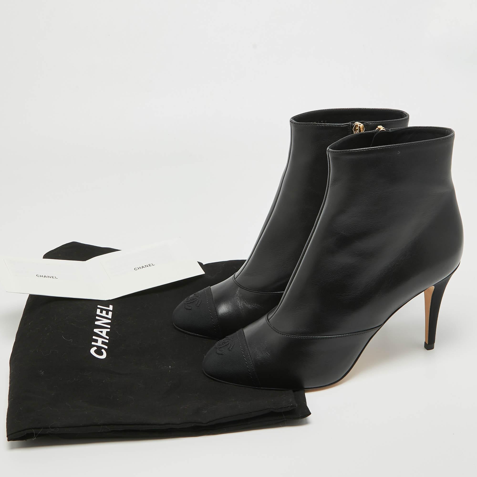 Chanel Black Leather and CC Fabric Cap Toe Ankle Booties Size 40.5 In Excellent Condition In Dubai, Al Qouz 2