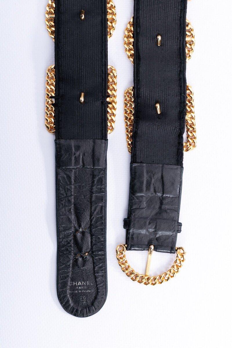 Women's Chanel Black Leather and Elastic Belt Embellished with Gilded Metal Buckles For Sale