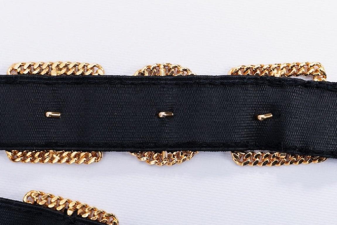 Chanel Black Leather and Elastic Belt Embellished with Gilded Metal Buckles For Sale 3