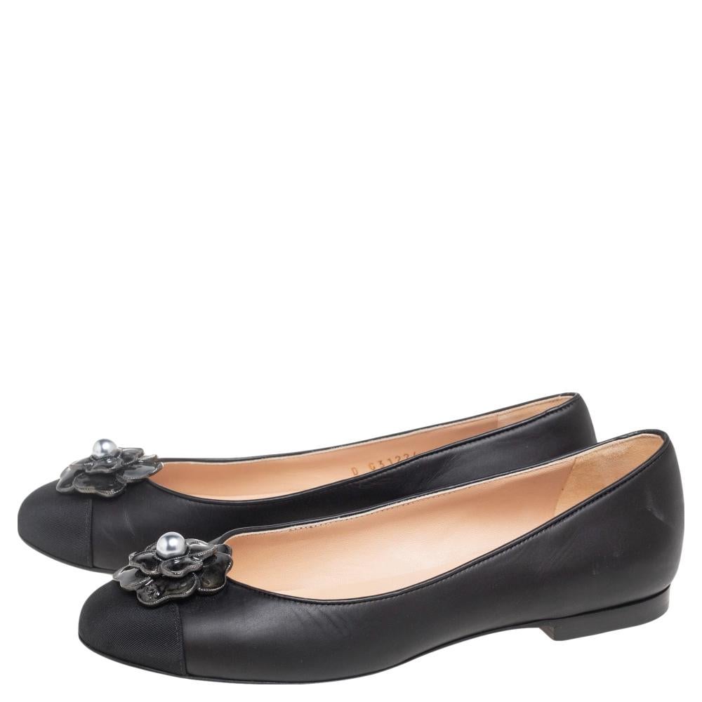 Chanel Black Leather and Fabric Camellia Pearl Flower Ballet Flats Size 38 2