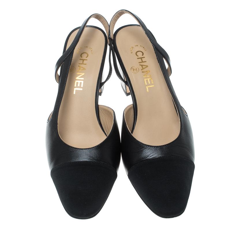 Chanel Black Leather and Fabric Cap Toe Slingback Sandals Size 38.5 In Good Condition In Dubai, Al Qouz 2