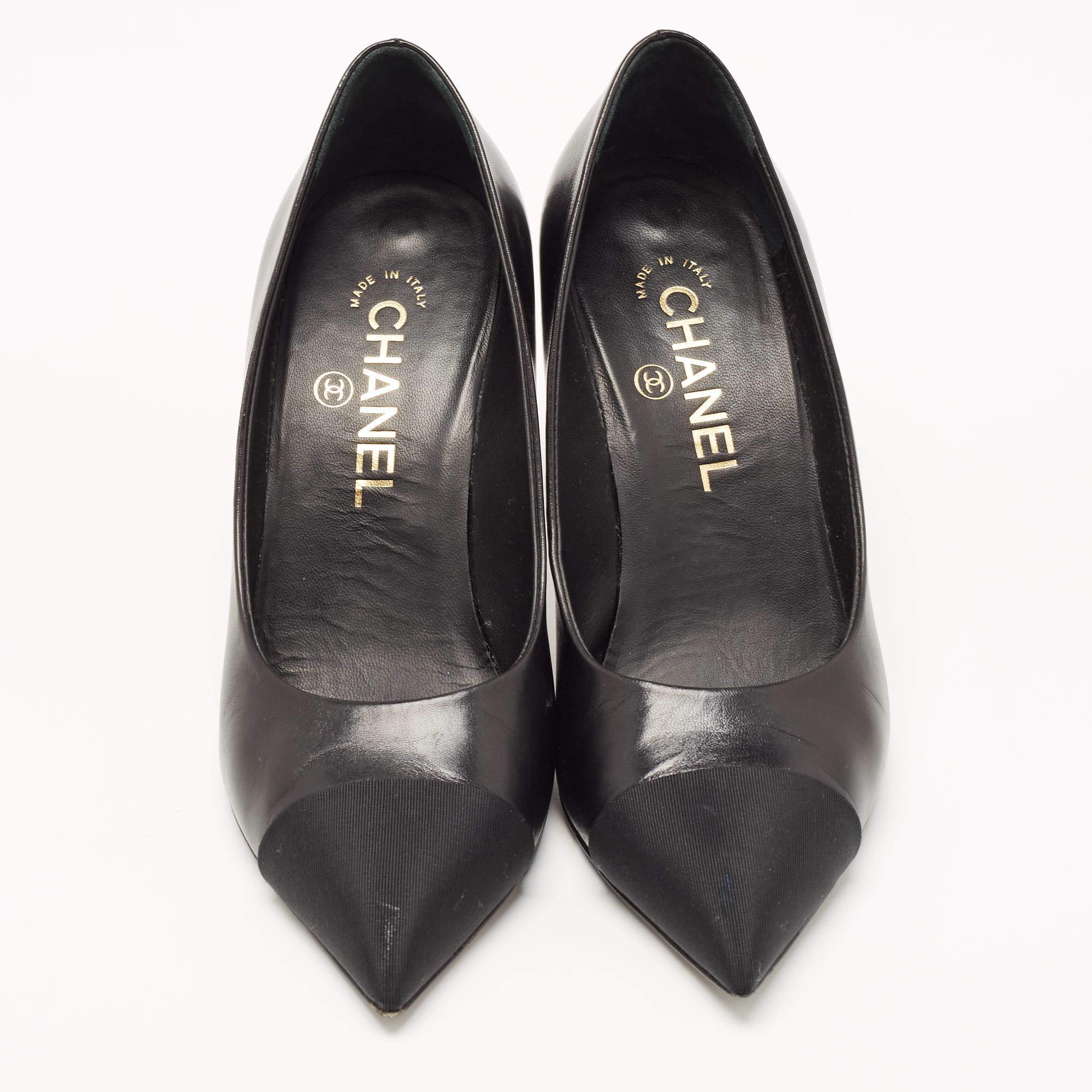 Perfectly sewn and finished to ensure an elegant look and fit, these Chanel shoes are a purchase you'll love flaunting. They look great on the feet.

