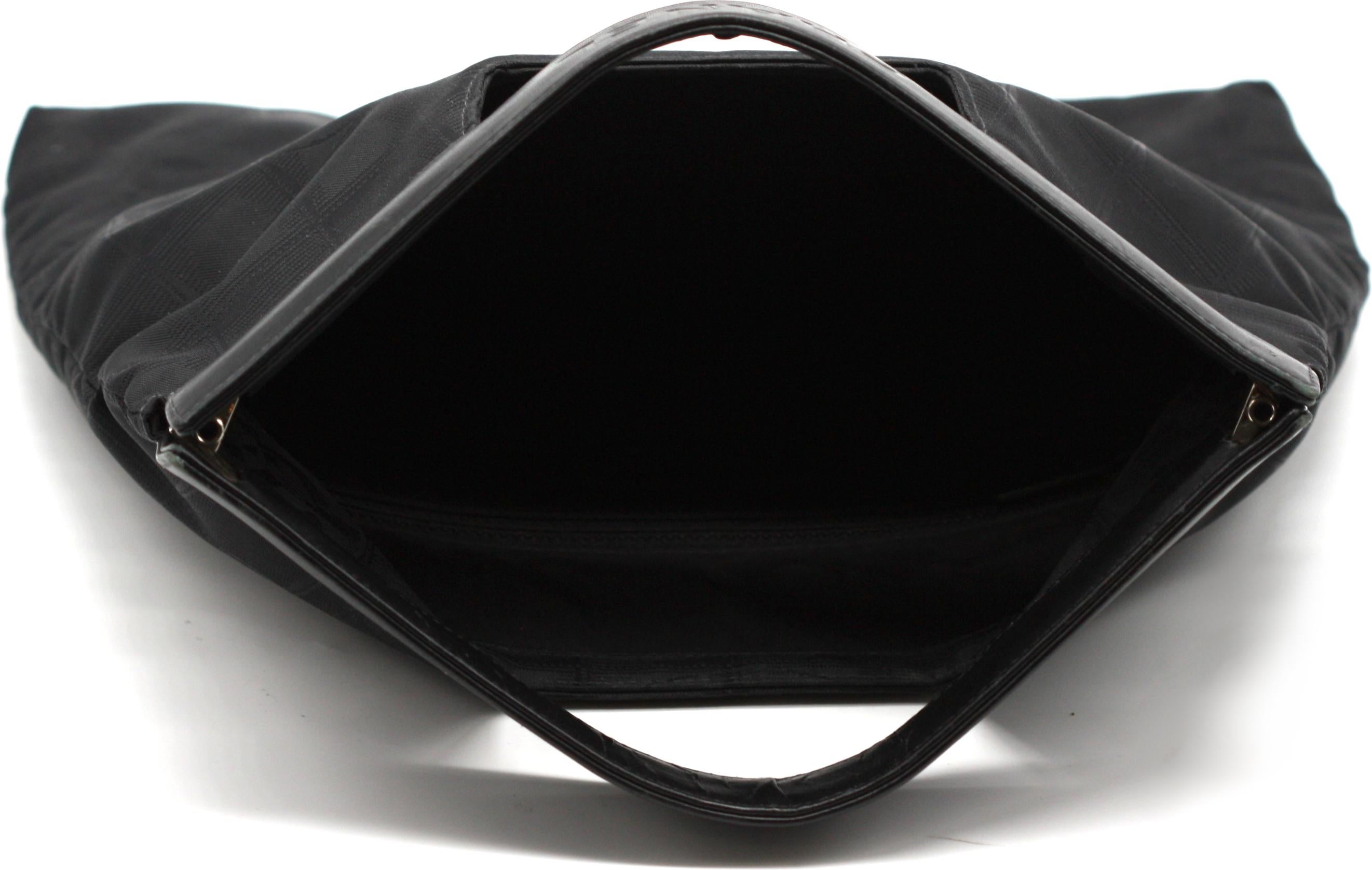 Nero Chanel borsa nera in pelle e tessuto in vendita