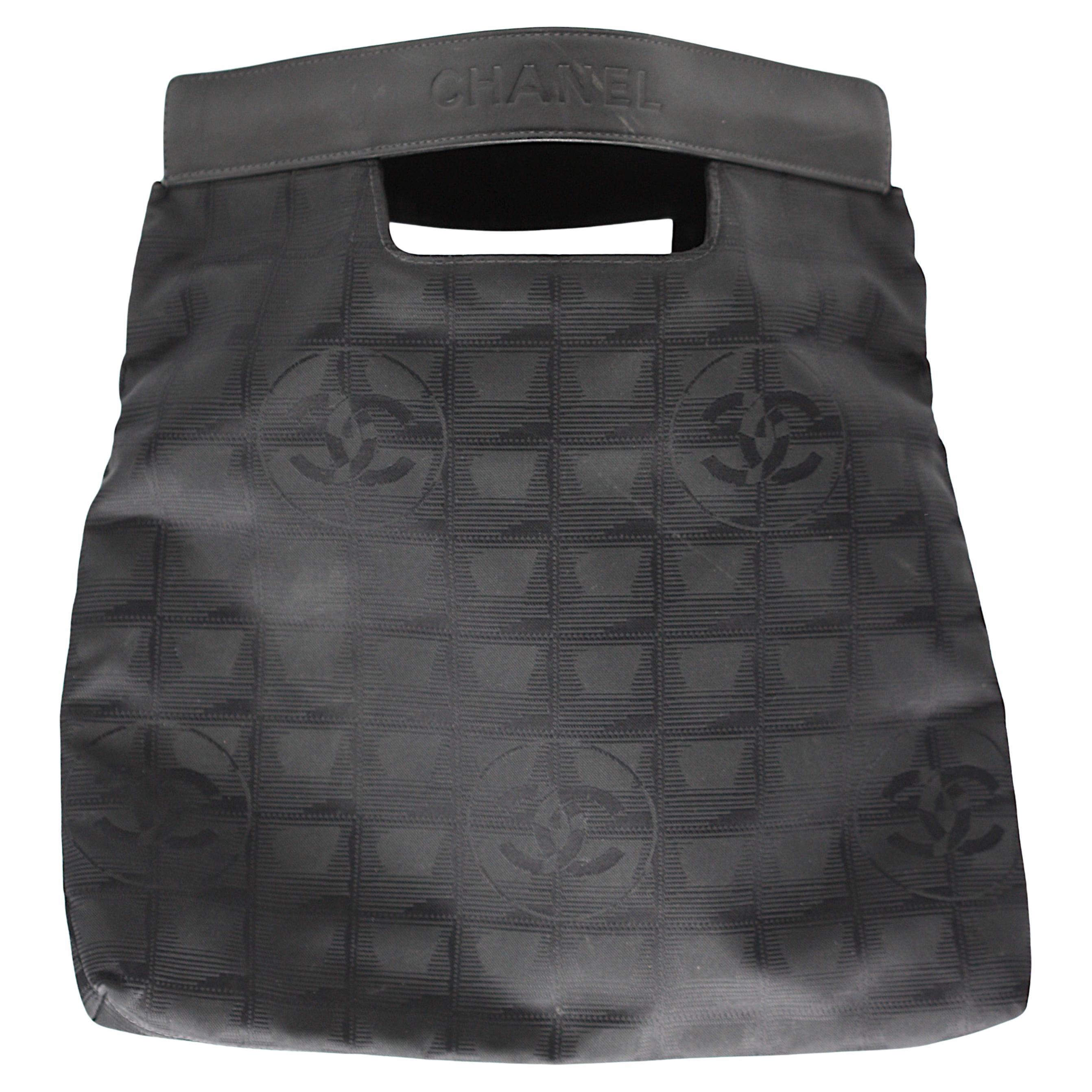 Chanel borsa nera in pelle e tessuto in vendita
