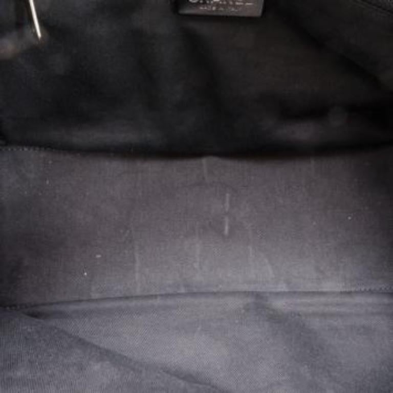 Sacoche en cuir et fourrure noire de Chanel en vente 1