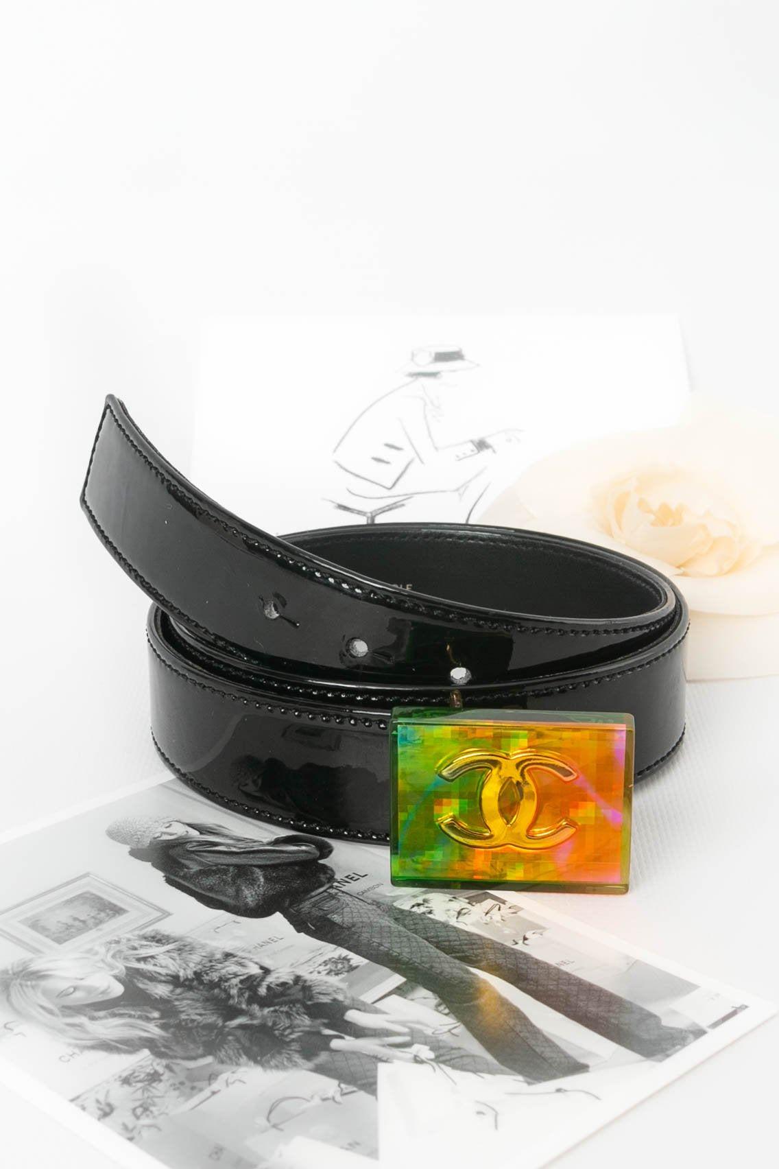 Chanel Schwarzer Gürtel aus Leder und vergoldetem Metall aus der Frühjahr-Sommer-Kollektion 1997 im Angebot 7