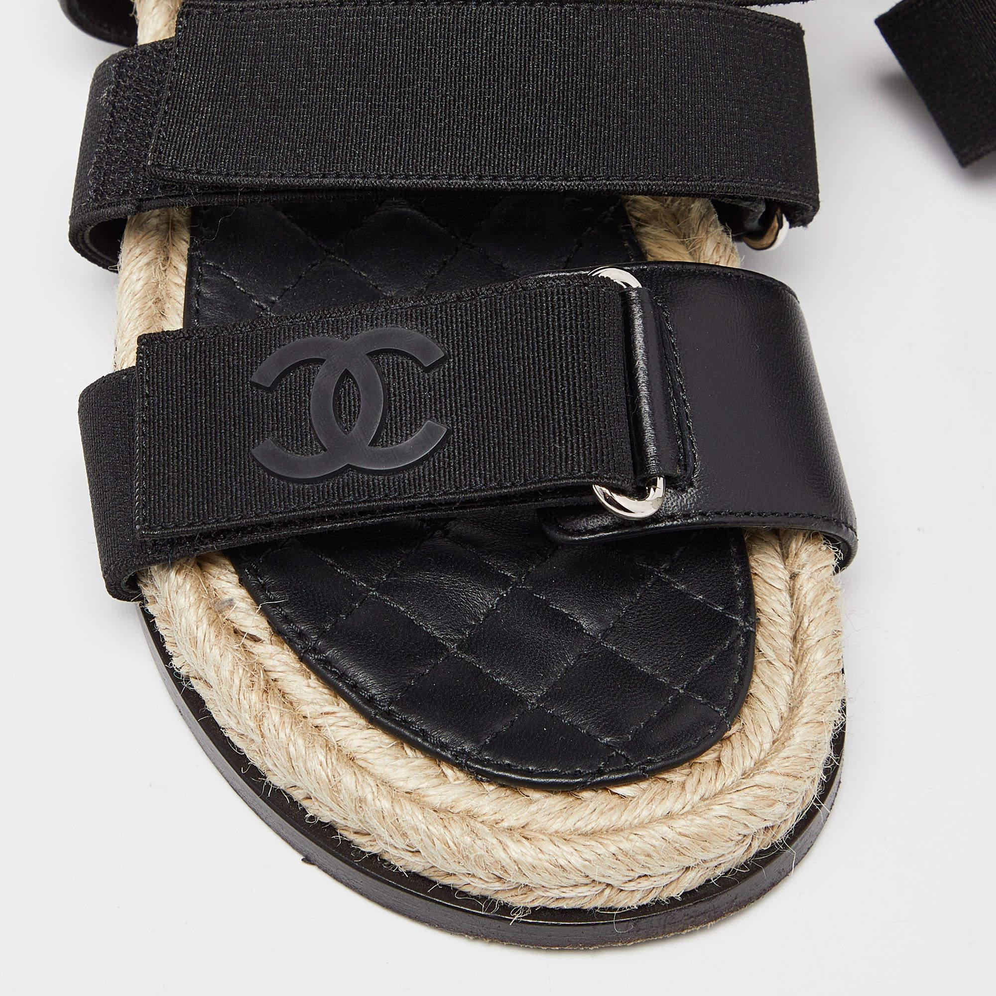 Chanel Black Leather and Grosgrain Velcro Dad Sandals Size 35 In Good Condition In Dubai, Al Qouz 2