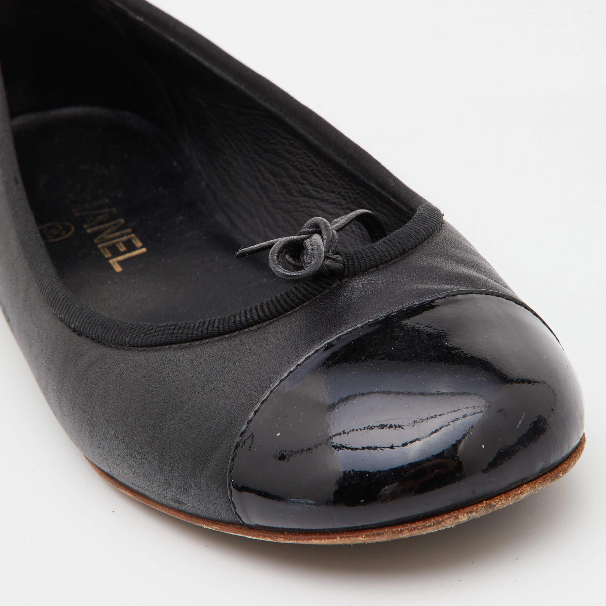 Chanel Black Leather and Patent Cap Toe Bow CC Ballet Flats Size 38 2
