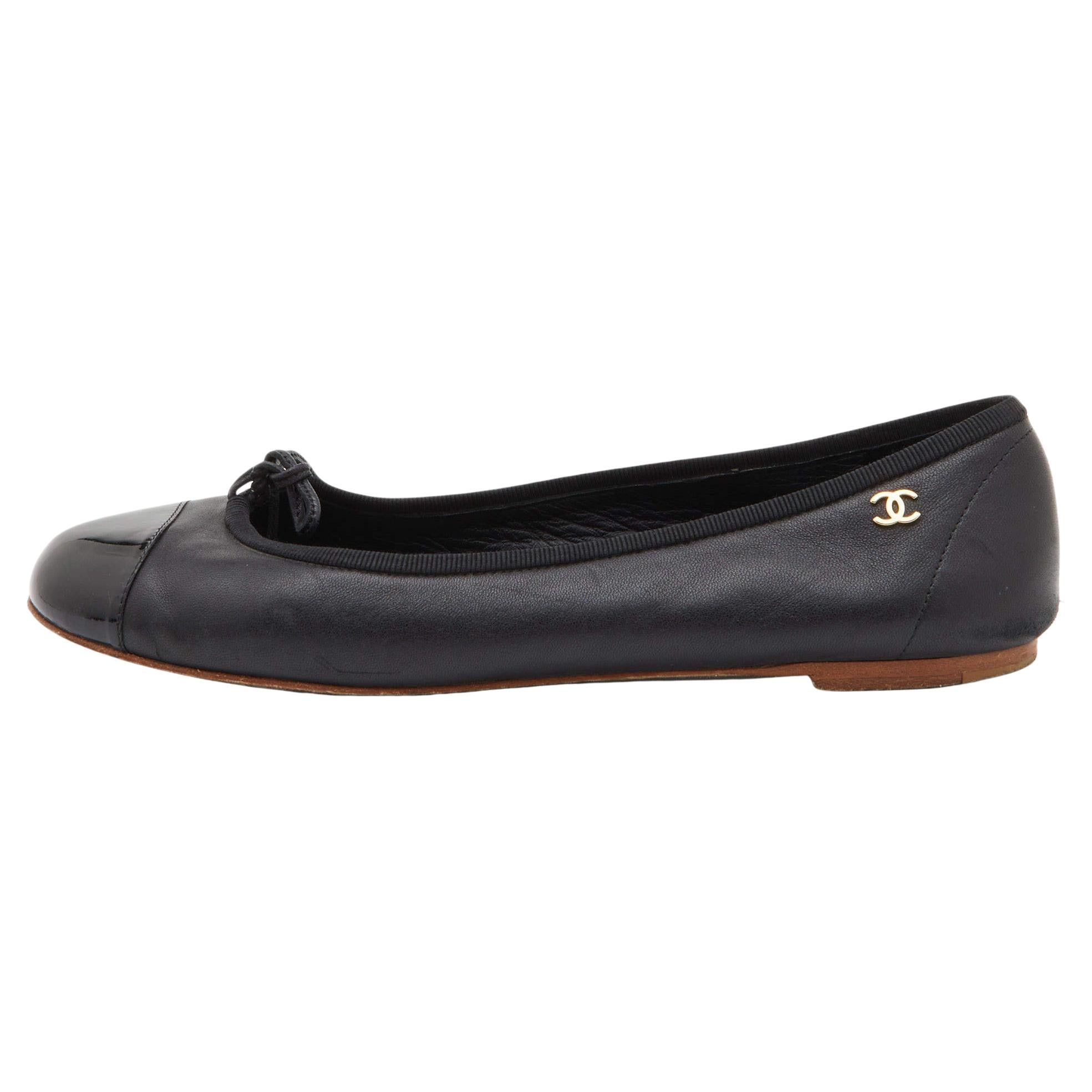 Chanel Black Leather and Patent Cap Toe Bow CC Ballet Flats Size 38