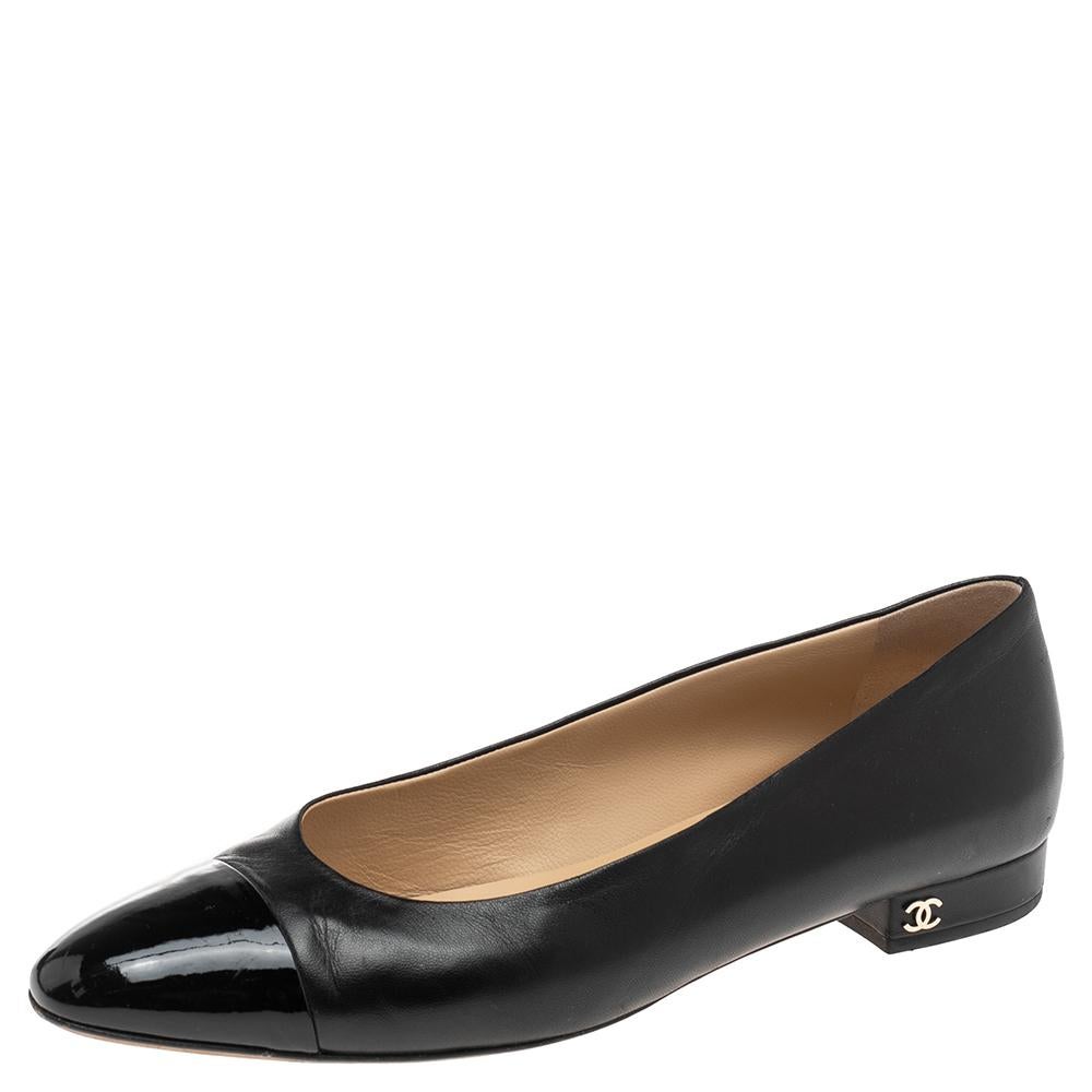 Chanel Black Leather And Patent Leather Cap Toe Ballet Flats Size 39 4