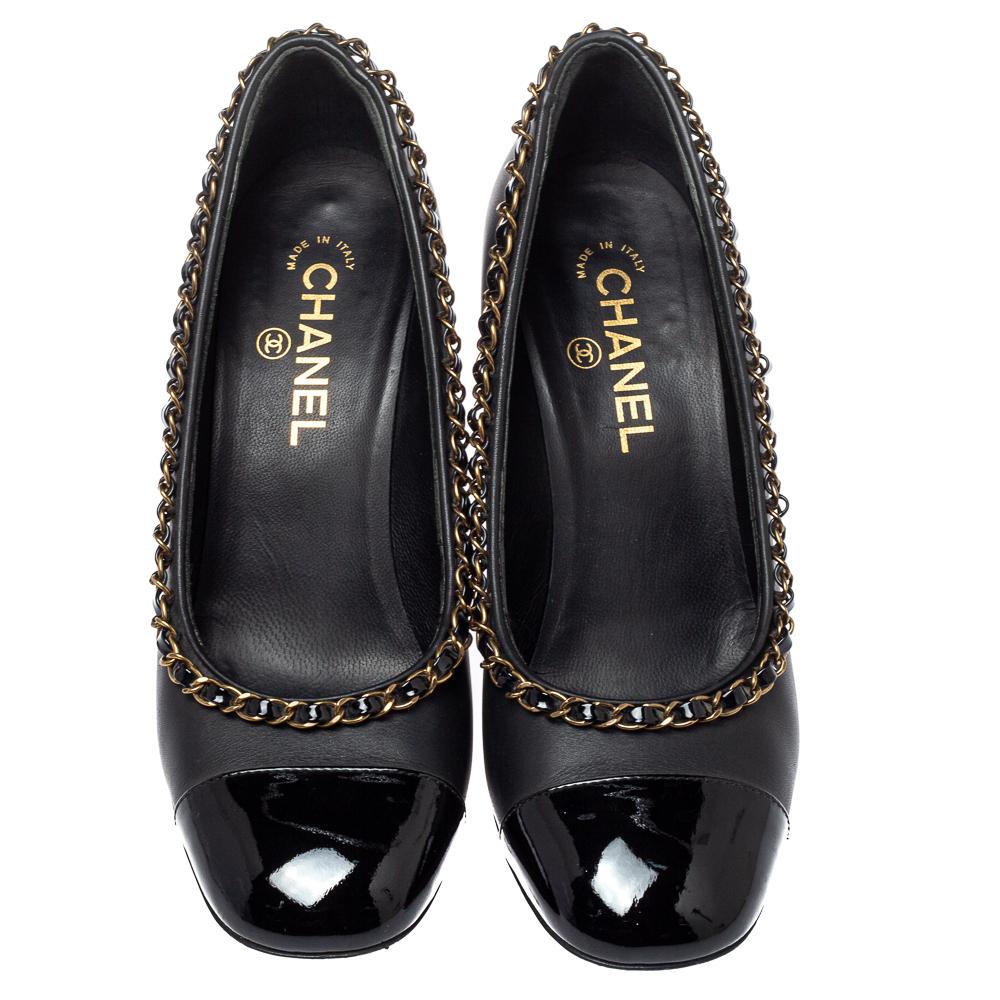 Gorgeous details and unparalleled elegance makes these Chanel pumps simply amazing. They are crafted from leather and patent leather and styled with cap toes, gold-tone chain-link embellished trims, and the iconic CC logo detailing on the 9 cm