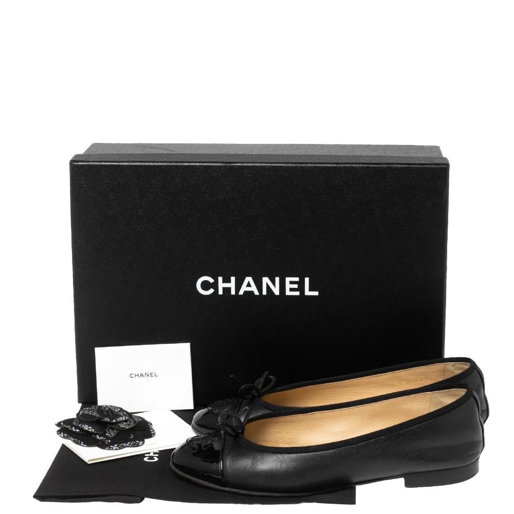 Chanel Black Leather And Patent Leather CC Bow Cap Toe Ballet Flats Size 35.5 5