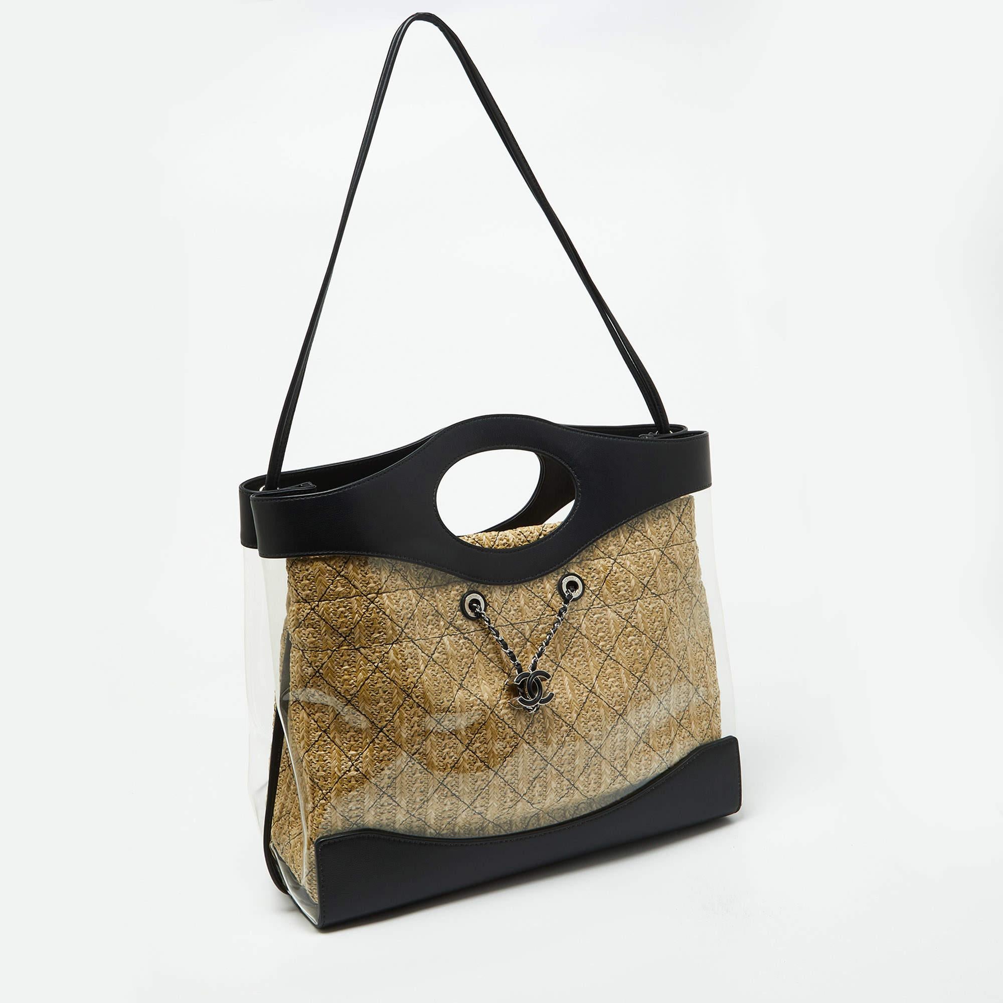 Chanel Black Leather and PVC 31 Shopping Bag In Excellent Condition For Sale In Dubai, Al Qouz 2