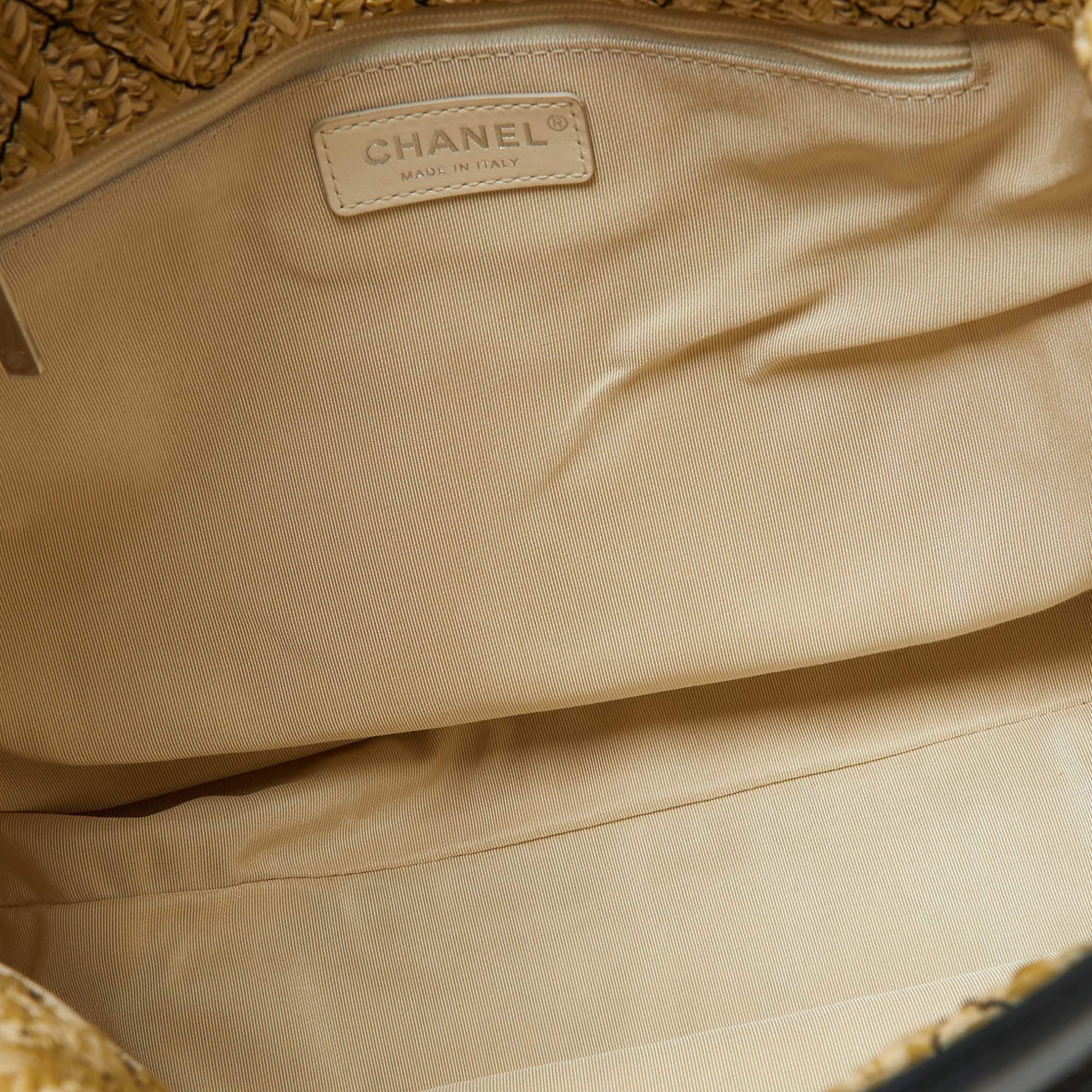 Chanel Black Leather and PVC 31 Shopping Bag For Sale 3