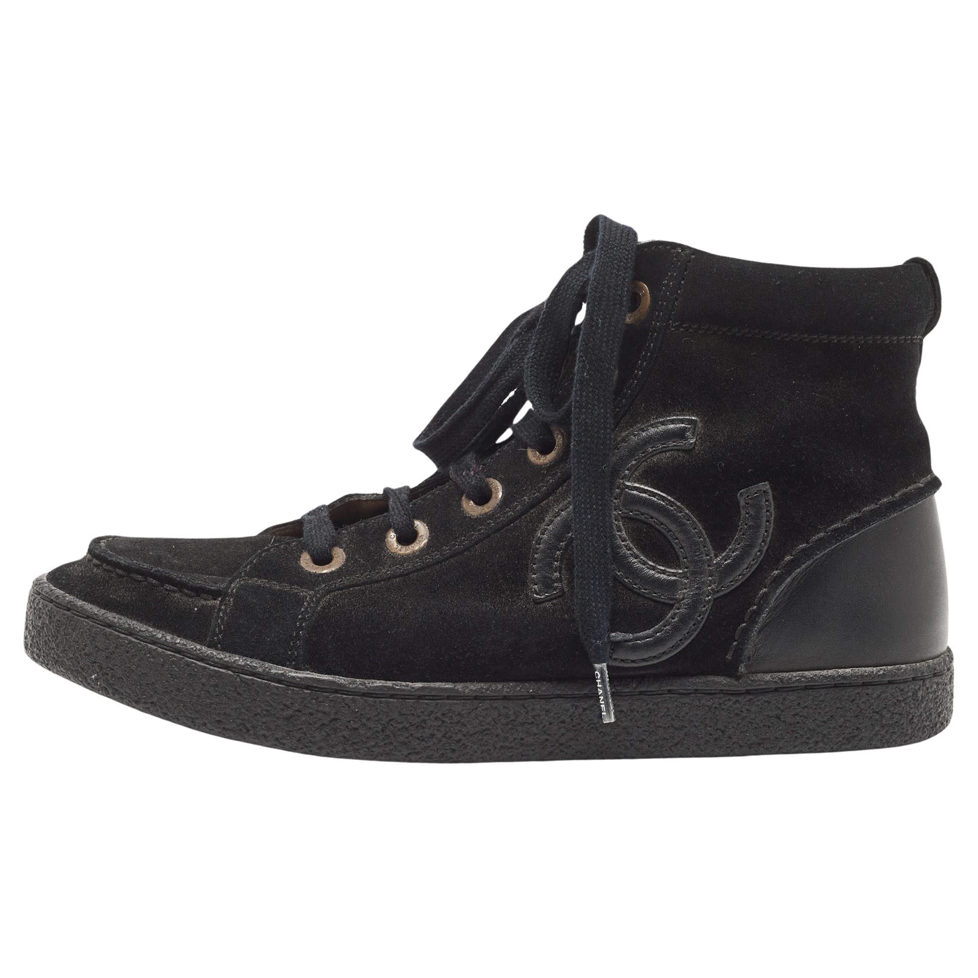 Chanel Black Leather and Suede CC High Top Sneakers Size 37 For Sale