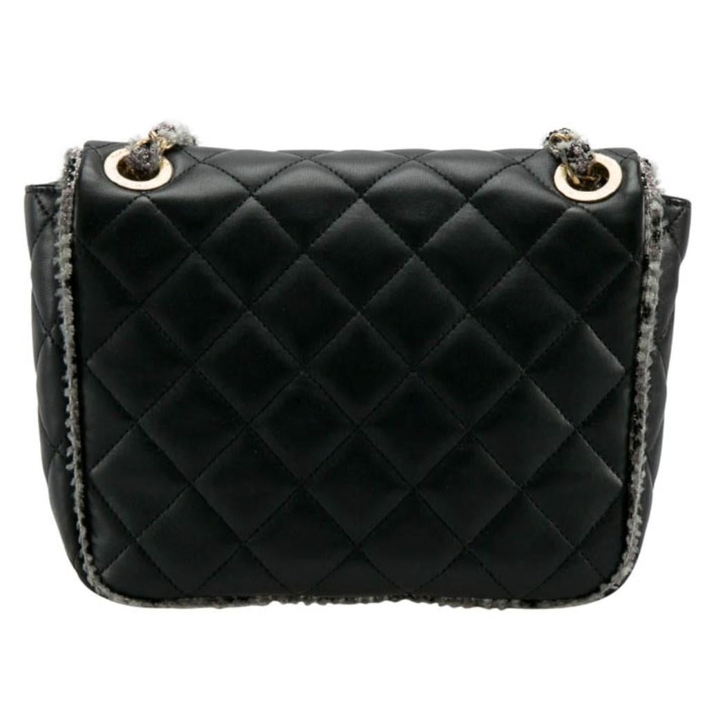 Chanel Black Leather and Tweed Trim CC Turnlock Flap Bag In Good Condition In Dubai, Al Qouz 2