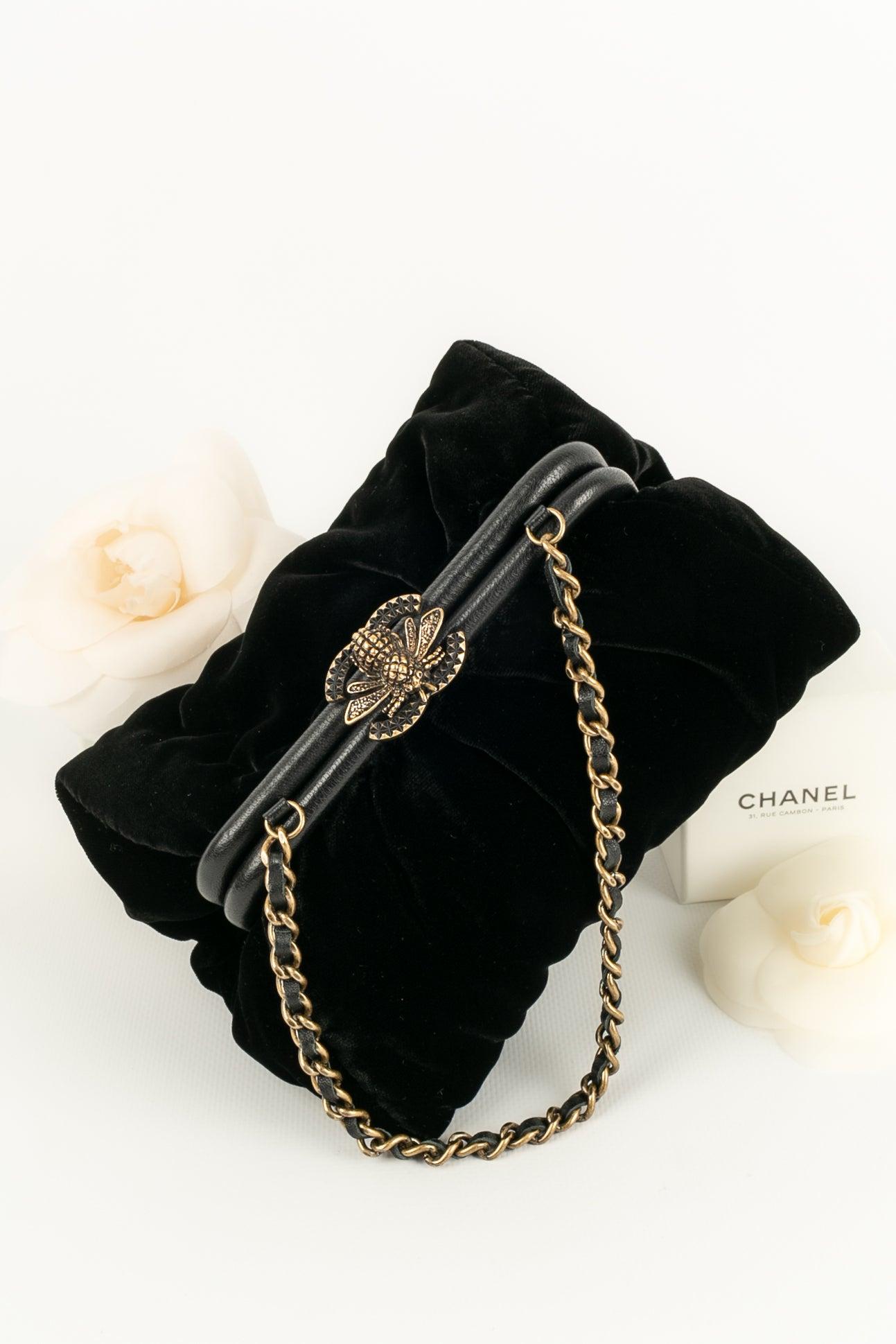 Chanel Black Leather and Velvet Minaudière 6