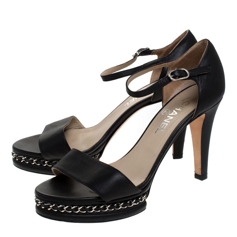Chanel Black Leather Ankle Strap Chain Sandals Size 39.5 In Good Condition In Dubai, Al Qouz 2