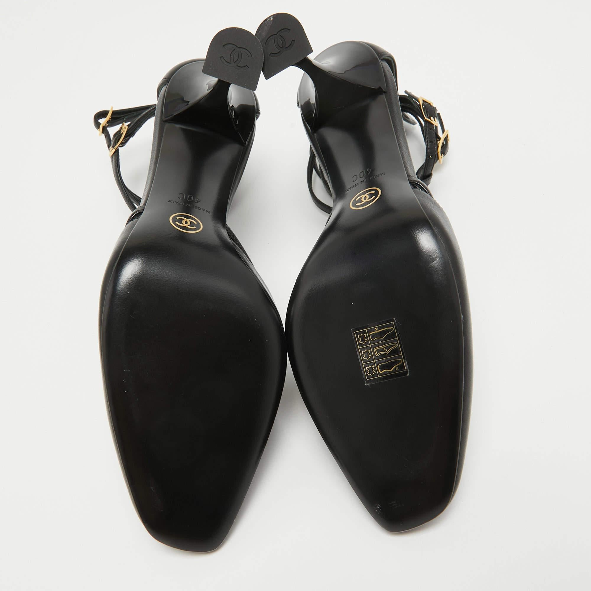 Chanel - Escarpins en cuir noir Taille 40 en vente 2