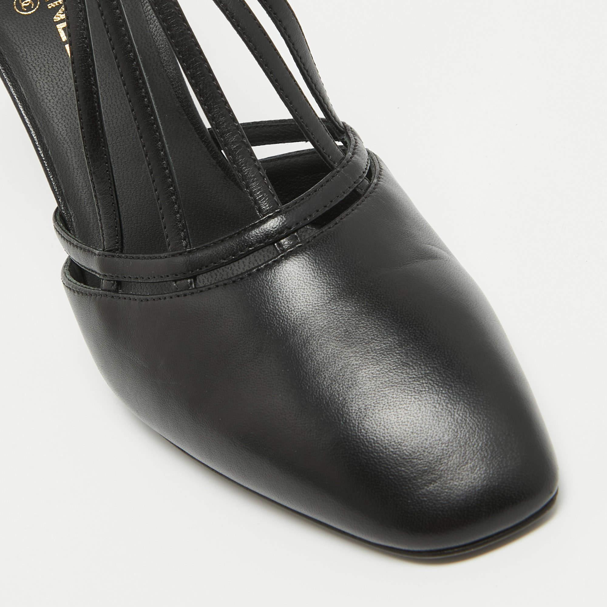 Chanel - Escarpins en cuir noir Taille 40 en vente 3