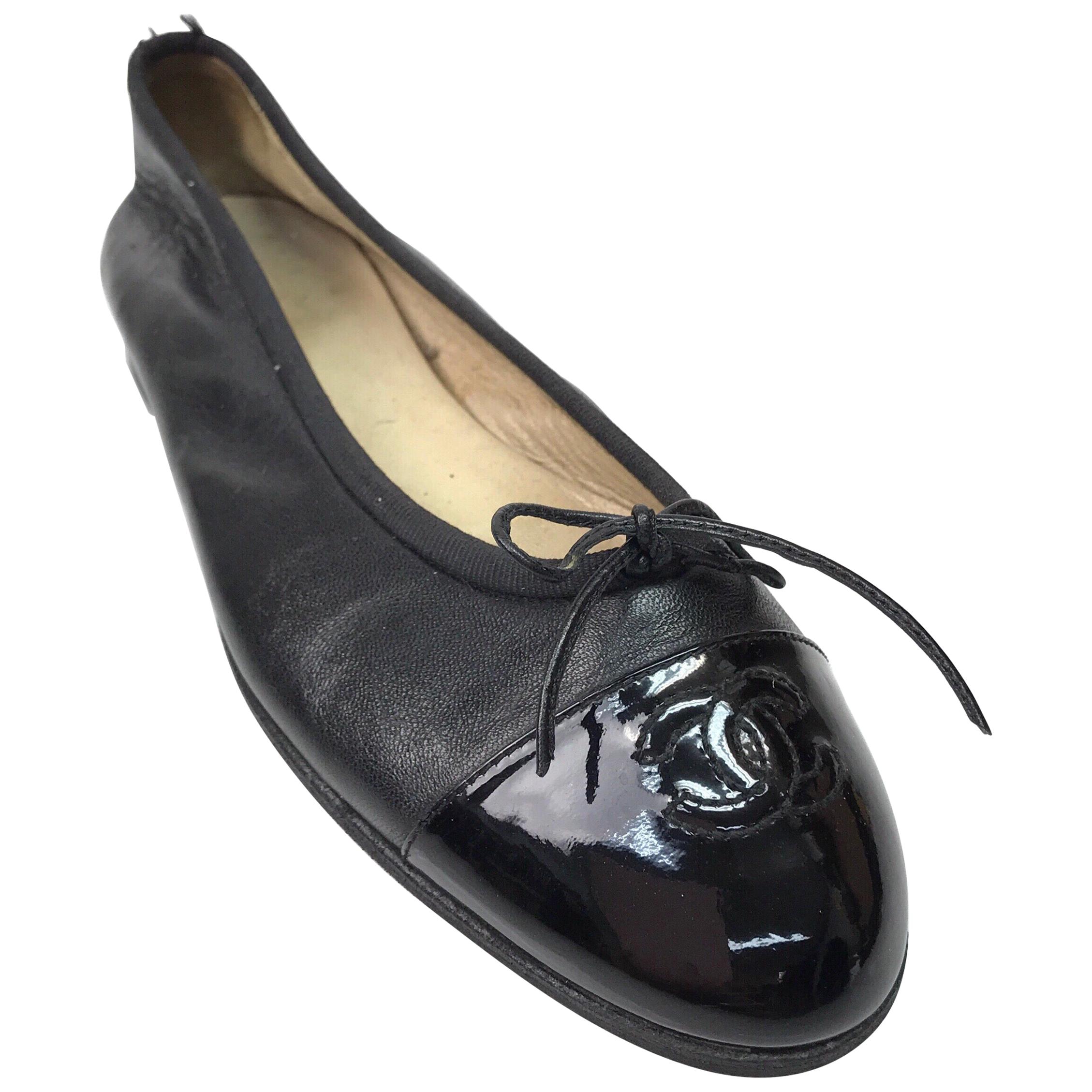 Chanel Black Leather Ballet Flats w/ Patent Toe & Bow-38.5