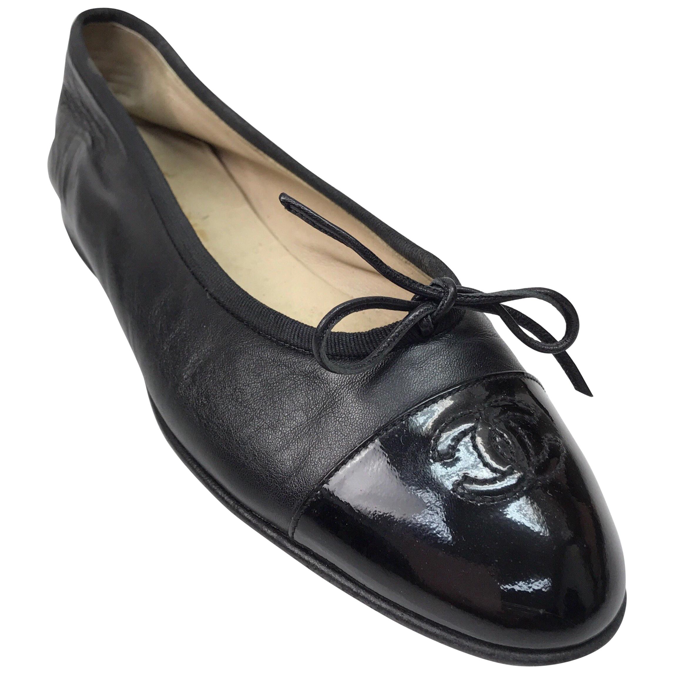 Chanel Black Leather Ballet Flats w/ Patent Toe and Bow-39 at 1stDibs