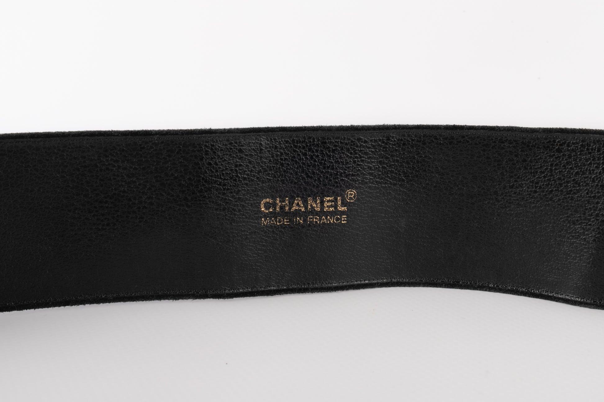 Chanel Schwarzer Ledergürtel mit beeindruckender goldener Metallschnalle, 1991 im Angebot 3