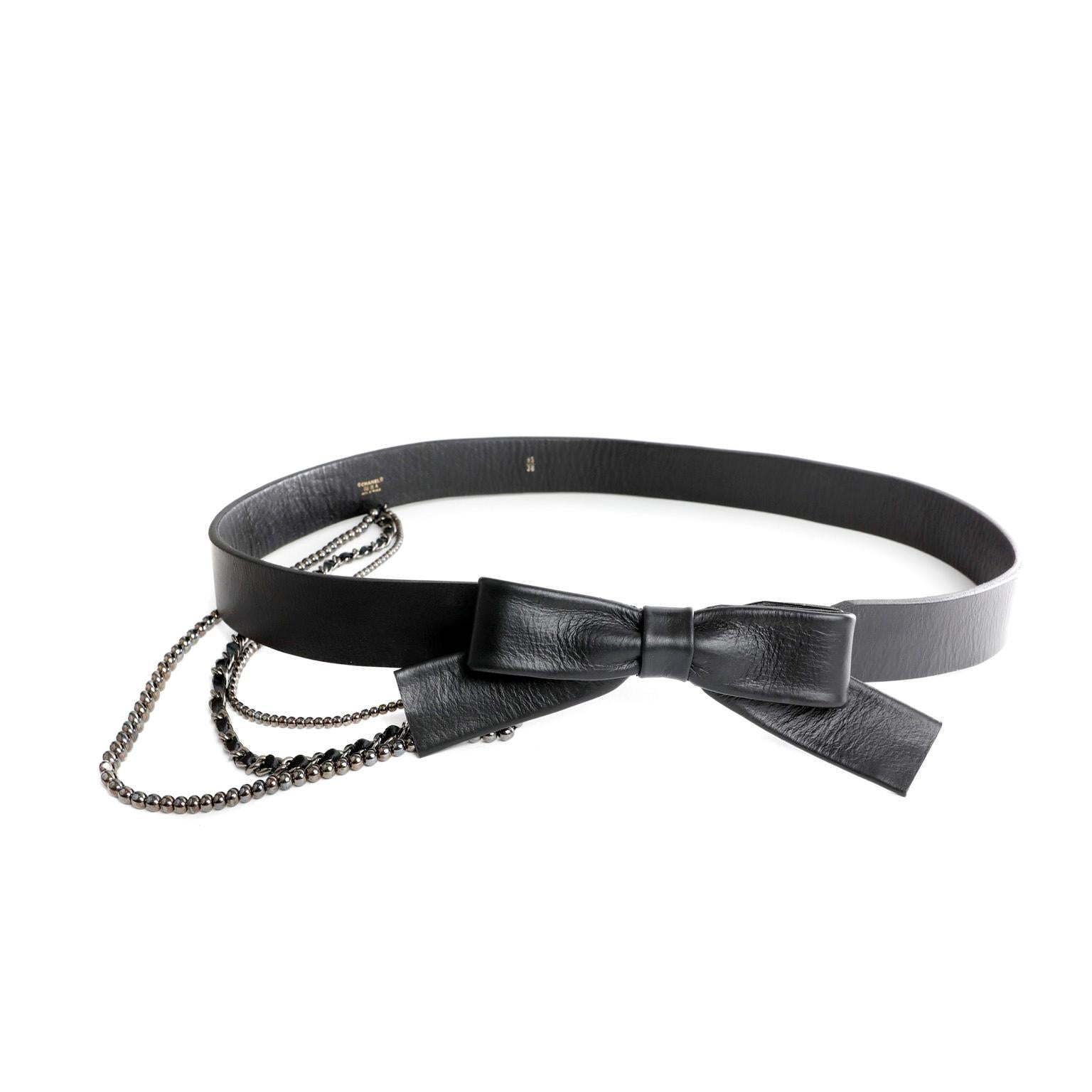 Chanel Black Leather Bow Belt with Chains In Good Condition For Sale In Palm Beach, FL