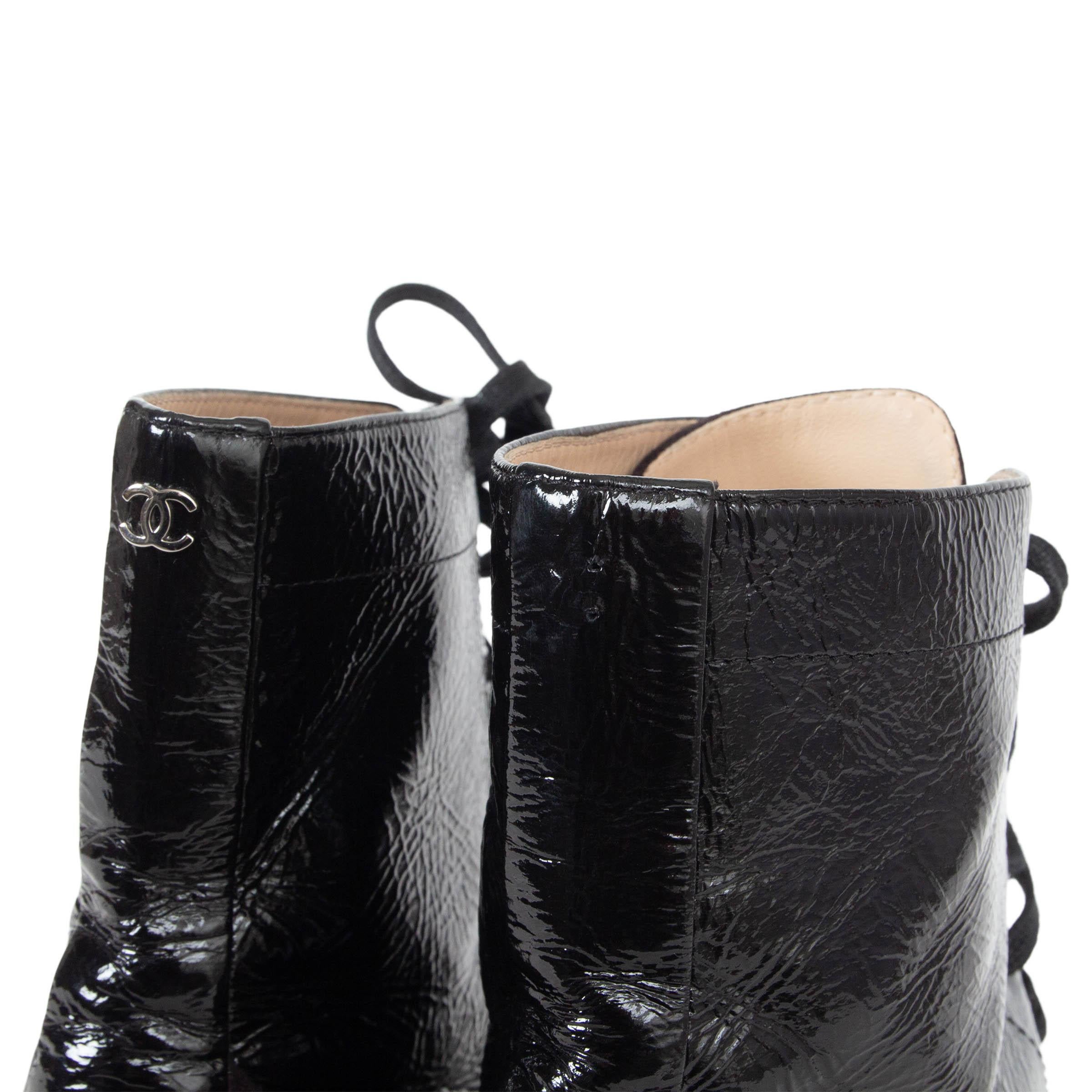 CHANEL black leather & brown suede 15A SALZBURG CHAIN TRIM Boots Shoes 37.5 For Sale 2