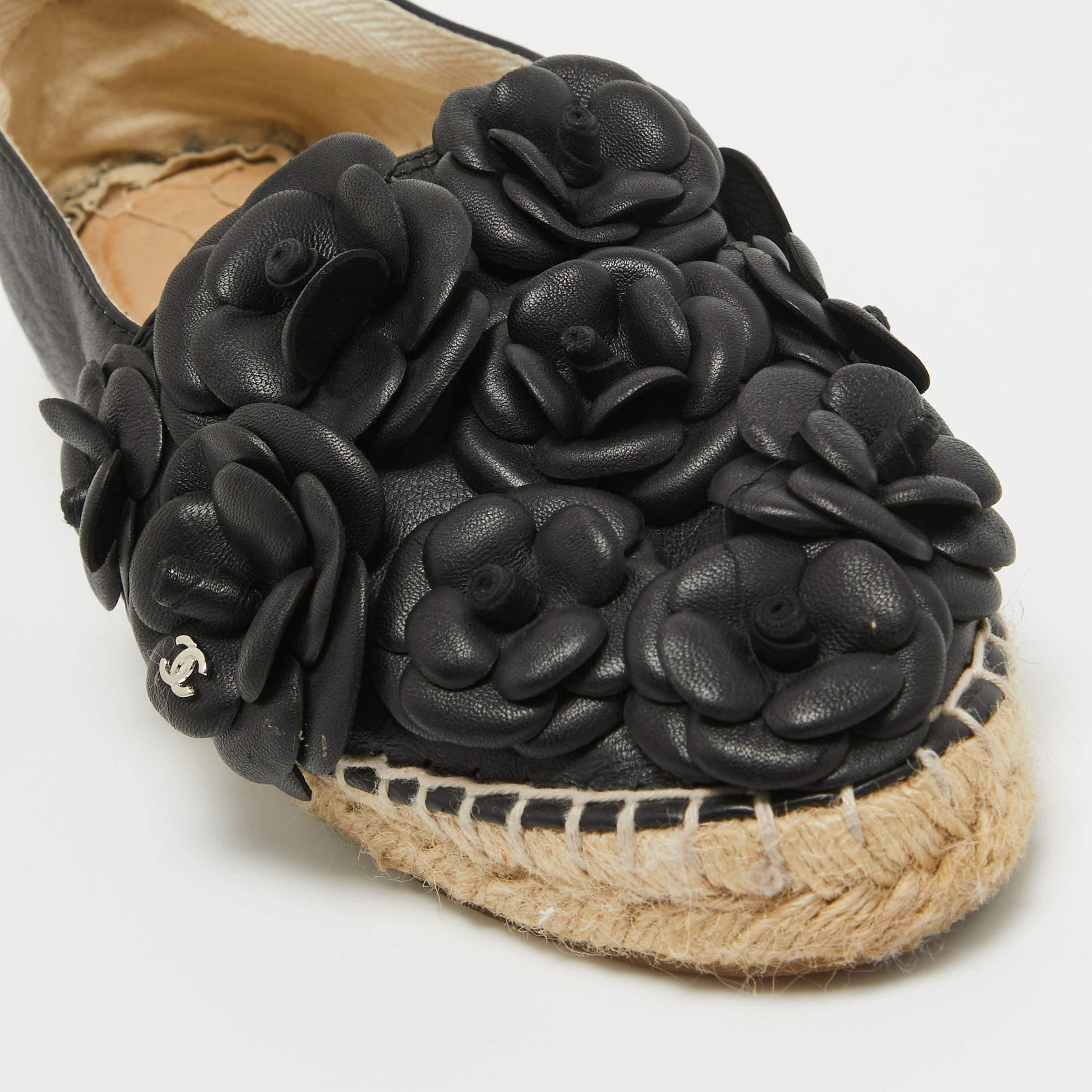 Chanel Black Leather Camelia Espadrille Ballet Flats Size 37 For Sale 2