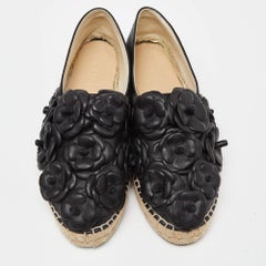 Chanel - Espadrilles en cuir noir Camelia - Taille 38