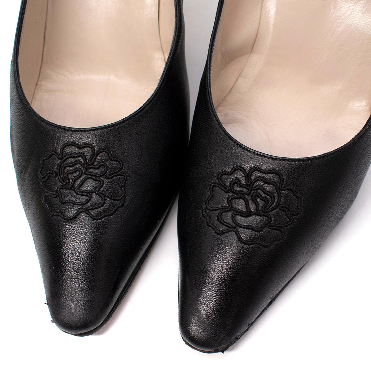 Chanel Black Leather Camellia Embroidered Vintage Pumps - Us size 8 For Sale 1